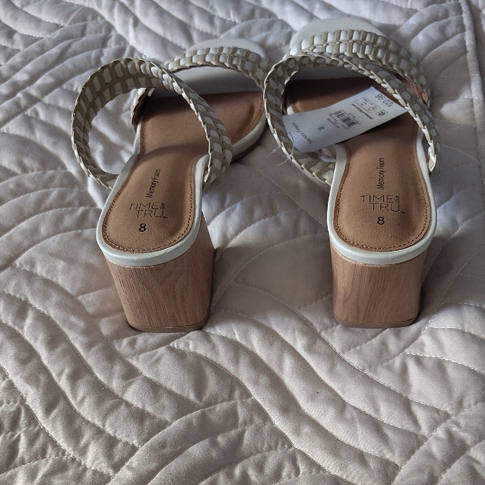 Time and Tru Women's Cream Woven Sandals - Picture 3 of 5